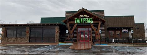 Twin Peaks At Huntsville Al American Food And Sports Bar