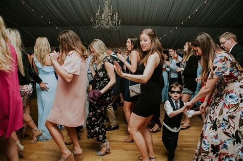 Wedding Tips Tips To Help Your Guests Bust Their Moves Stonebridge Manor Premier Wedding