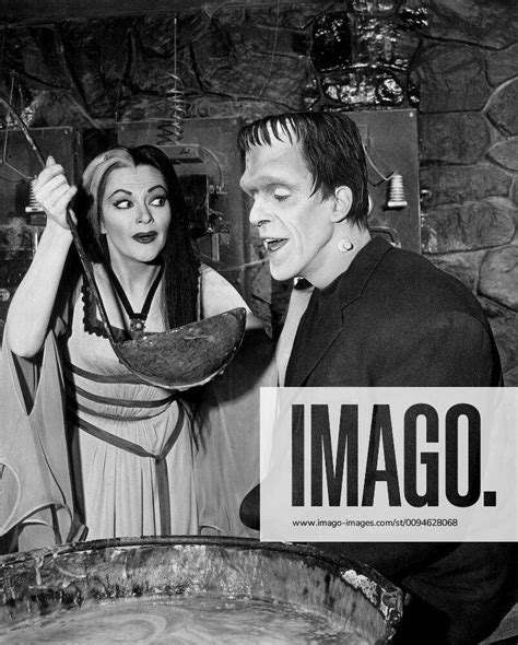 Yvonne De Carlo Fred Gwynne Characters Lily Munster Herman Munster