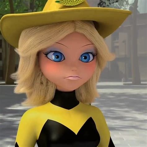 Pin By 𝘽𝙮𝙢𝙞𝙭𝙥𝙨 On Chloequeen Bee In 2021 Miraculous Characters