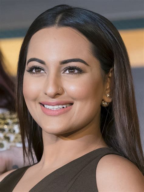 Sonakshi Sinha Biography Height And Life Story Super Stars Bio