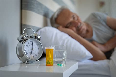 Anziani: cosa fanno i farmaci usati per l'insonnia | SIF ...
