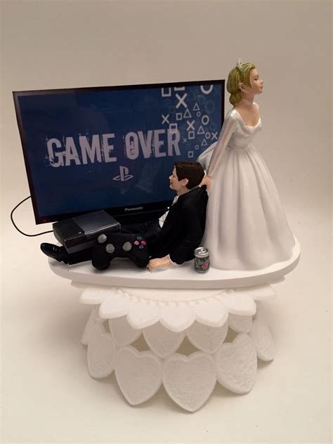 57 Romantic And Unique Wedding Cake Toppers Wedding Humor