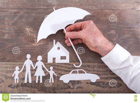 Herzlich willkommen bei haus & grund heidelberg. Familien-, Haus- Und Autoversicherungskonzept Stockfoto ...
