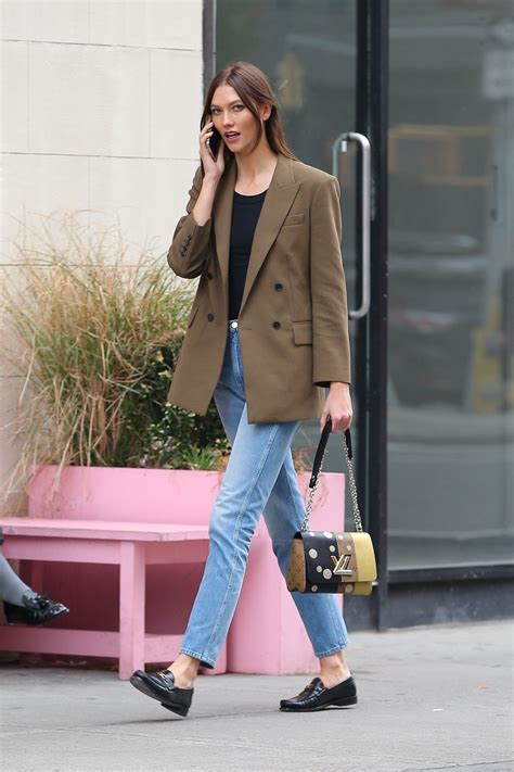 Karlie Kloss Out And About In New York 10192022 Hawtcelebs