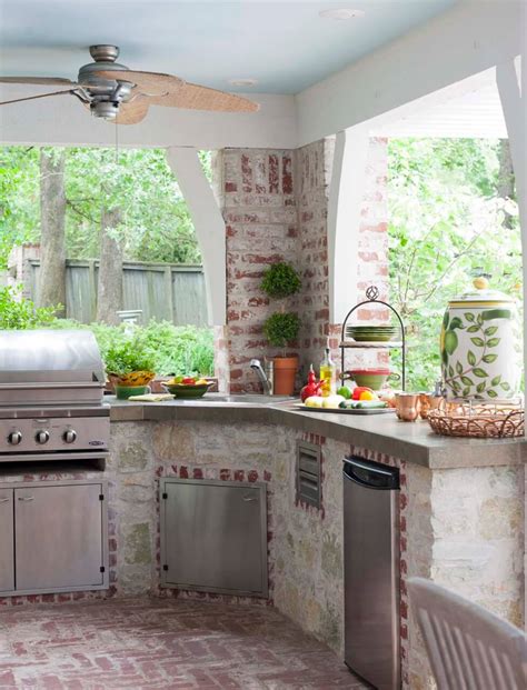 17 Functional And Practical Outdoor Kitchen Design Ideas