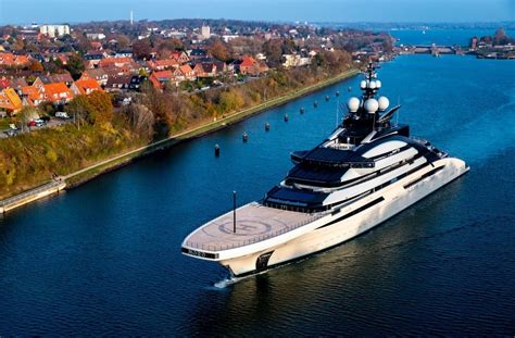 Sanctioned Russian Tycoons Megayacht Is Free To Dock At Sa Ports Says