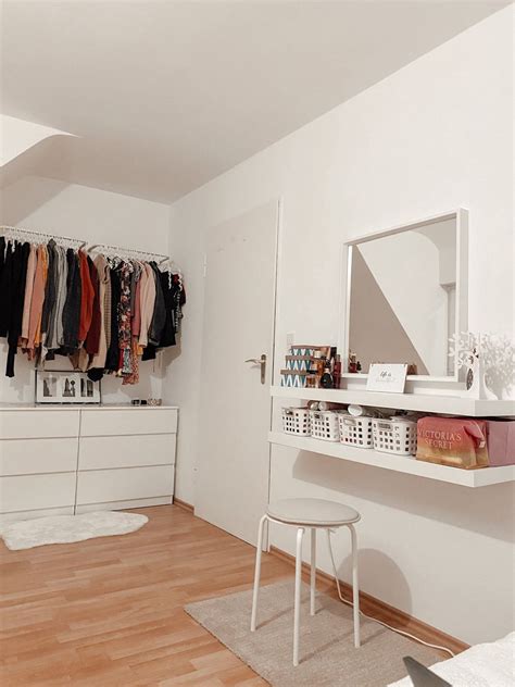 Don't forget to bookmark wohnungseinrichtung ideen wohnzimmer using ctrl + d (pc) or command + d (macos). Ideias para quartos in 2021 | Wohnungseinrichtung ...