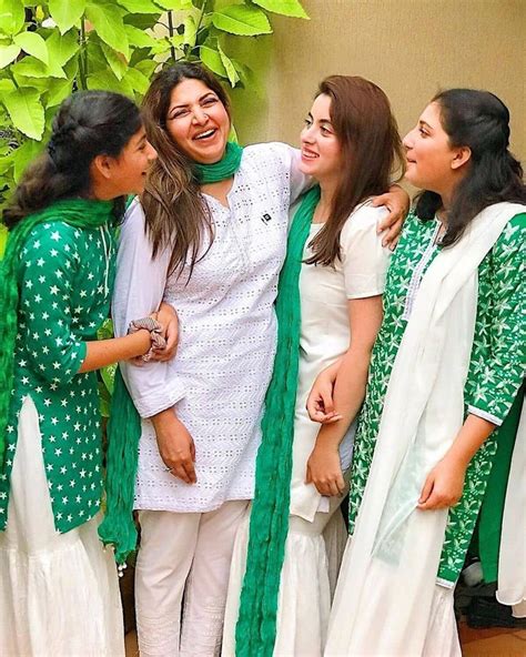 actresses dresses on independence day pakistani celebrities looks on 14 august pakistani