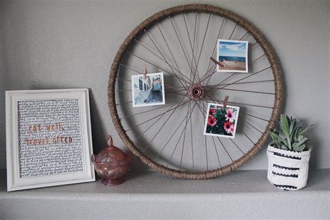 See what these flea market gardeners have created from glass dishes and bicycle wheels. Bicycle Rim Decor | Unique wall decor, Decor, Wreath decor