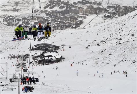 Thousands Of British Tourists Stranded As France Shuts Ski Resorts