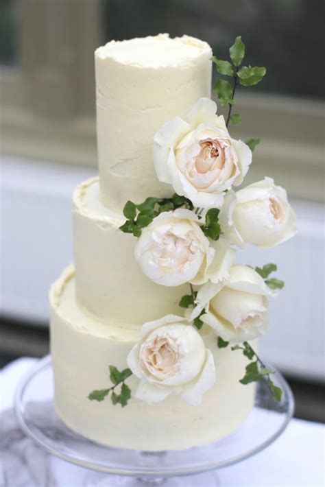 why choose a buttercream wedding cake sugar plum bakes