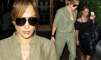 Jennifer Lopez And Leah Remini Catch Up Amid Casper Smart