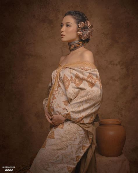 10 potret maternity shoot chelsea olivia dalam berbagai tema anggun