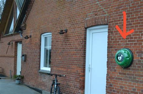 Assens forsyning har opsat hjertestarter på genbrugspladsen på torø huse vej 15 i assens. Hjertestarter | AED in a Rotaid AED cabinet