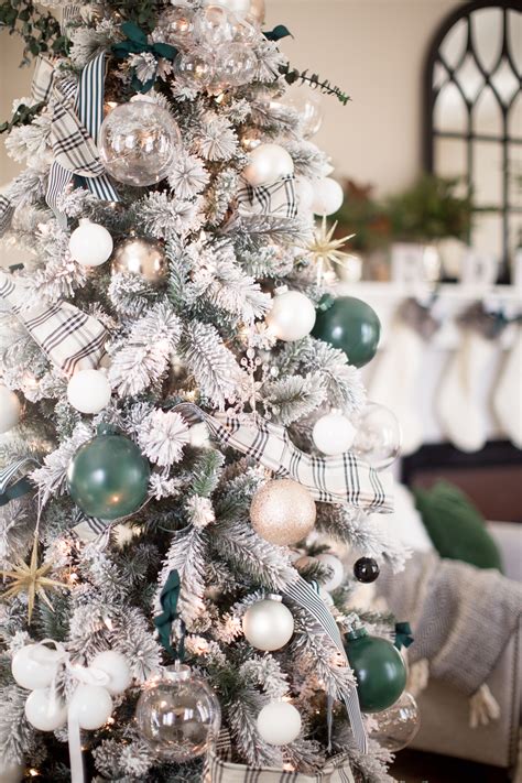 30 Green And White Christmas Decorations