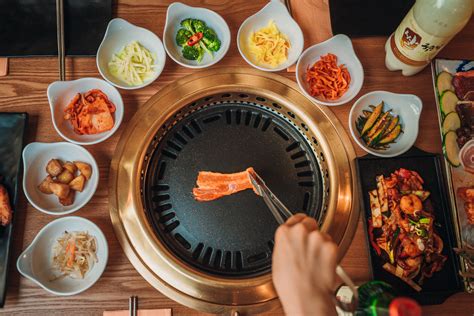 Koreanisches Barbecue Von Oben Yoonsim Koreanisches Bbq Restaurant