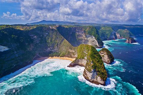 Nusa Penida Diamond Beach Which Is So Famous That It Is All Over The World Banaspati