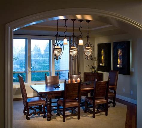 If you have a round table in the dining room, it is not advisable that you go crazy when it comes to lighting it. Dining Room & Foyer Lighting | How to Choose Lighting Fixtures