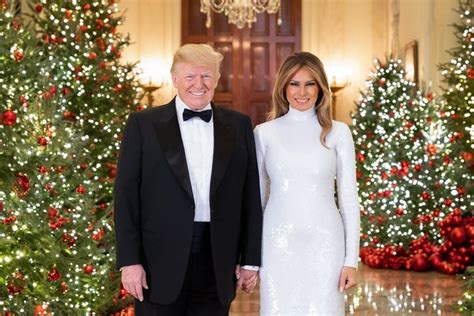 Donald Trump Melania Hold Hands In Official Christmas Portrait