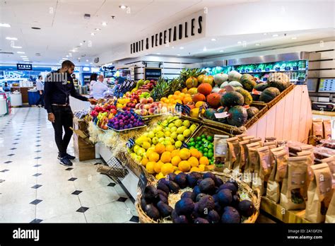 Fruit And Vegetable Isle Hi Res Stock Photography And Images Alamy