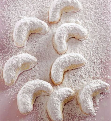 Powering your passion to live a better, more beautiful, and colorful life. Better Homes And Gardens Crescent Cookies : HOMEMADE COOKIES COOKBOOK BY BETTER HOMES $ GARDENS ...
