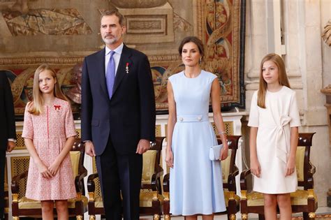 La Famille Royale Espagnole à La Remise De Lordre Du Mérite Civil