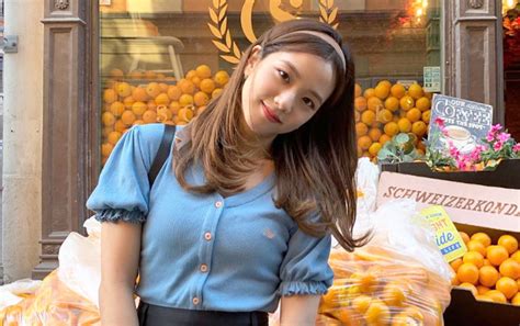 Omg are you doing layouts again? Jisoo BLACKPINK Bikin Ngakak Nge-Tag Akun Instagram Ini, Foto Cantik Bikin Kagum