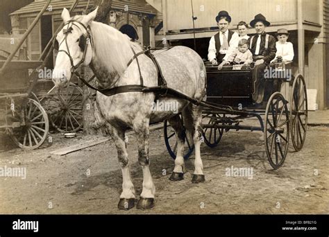 Horse And Carriage 1900s Hi Res Stock Photography And Images Alamy