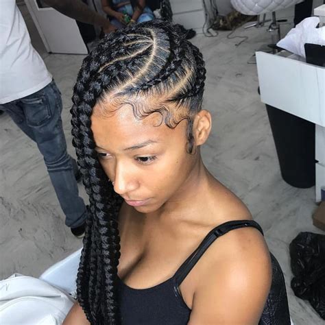 Nattes avec rajouts sur cheveux afro crépus naturels goddessbraids