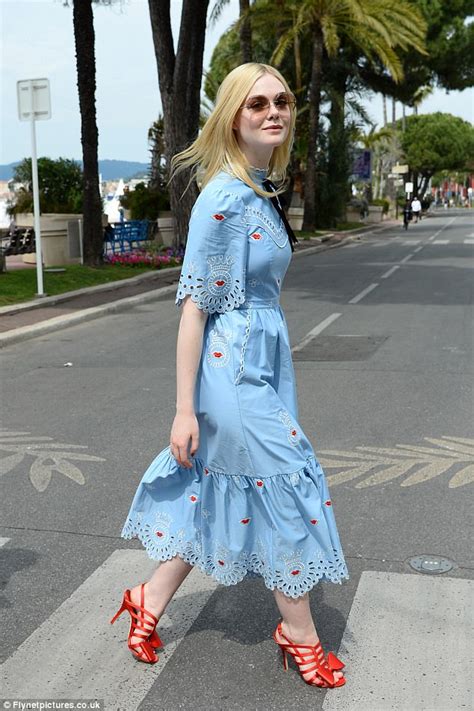 Elle Fanning Stuns In Quirky Frock At Cannes Festival Daily Mail Online