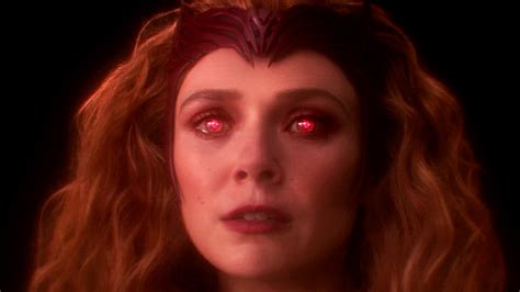 See Elizabeth Olsens New Scarlet Witch Costume For Doctor Strange 2