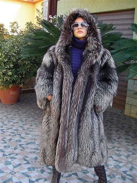 Hooded Silver Fox Fur Coat Fur Fur Fashion Fur Coat