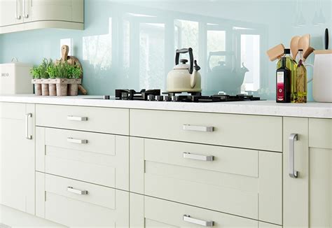 Build your dream kitchen with kitchen units and sets available on ebay! Windsor shaker mussel kitchen - Kitchen Units Online