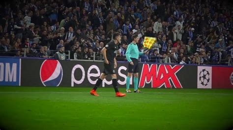 Report as federico chiesa scores the away goal, becoming the first juventus player apart from cristiano ronaldo to score in a champions league knockout game since blaise matuidi in 2018; El Color | UEFA Champions League | Porto vs Juventus - YouTube