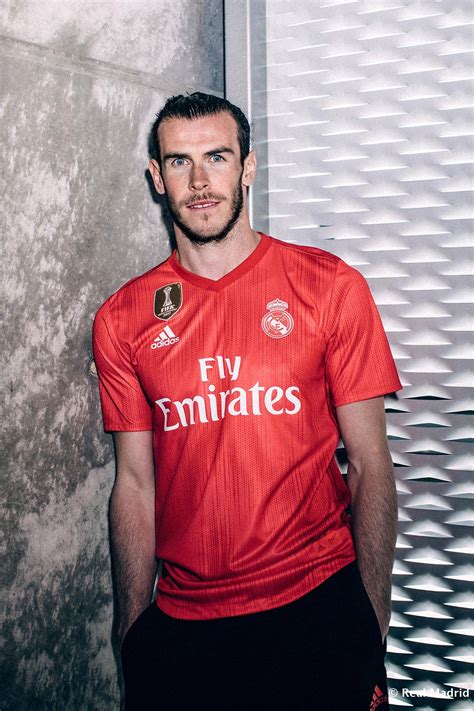 Experience of belonging to real madrid! adidas dévoile les maillots du Real Madrid pour la saison ...