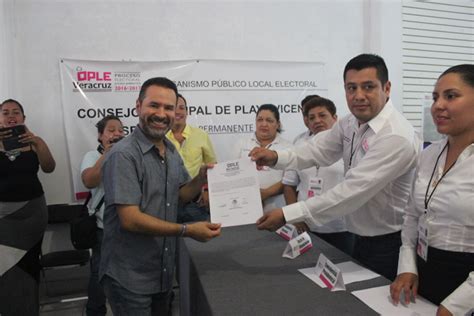 Bamba Política Recibe Gabriel Alvarez Constancia De Mayoría Como Presidente Municipal De Playa