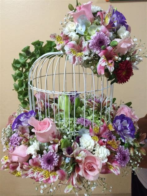 arreglo en jaula de pájaro bird cage centerpiece bird cage decor bird cages table