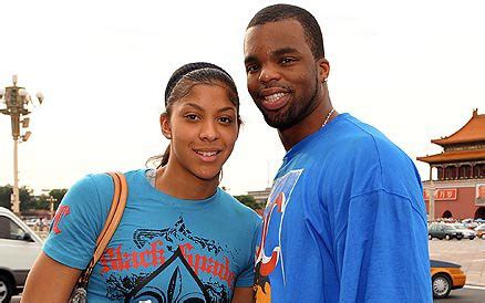 Former university of tennessee lady vol, currently playing for the wnba's chicago sky. Candace Parker With Husband And Daughter Latest Images ...
