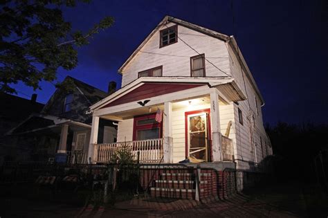 Neighbor Feels Fooled By Cleveland Abduction Suspect Cnn