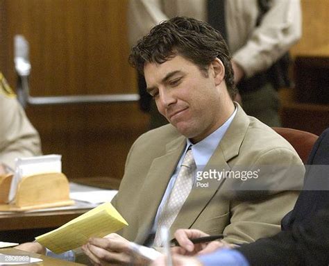 Scott Peterson Reads A Note During A Hearing At Stanislaus County