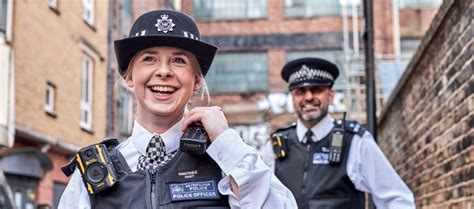 Met Police Officer Starting Salary Of Over £335k Civvy Street Magazine