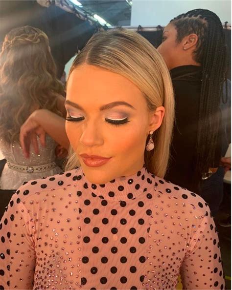 My Favorite Holiday Glam Look Witney Carson
