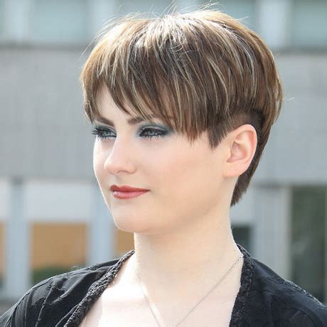 Kurze frisuren für das jahr 2015. Kurzhaarschnitt rundes gesicht