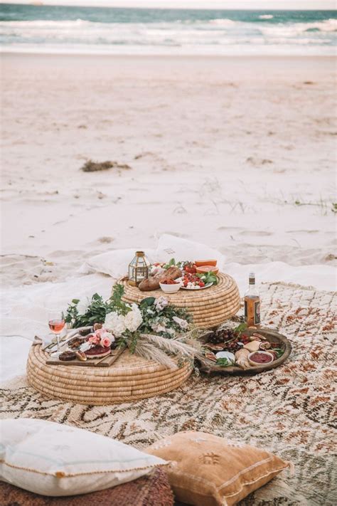 BEACH PICNIC