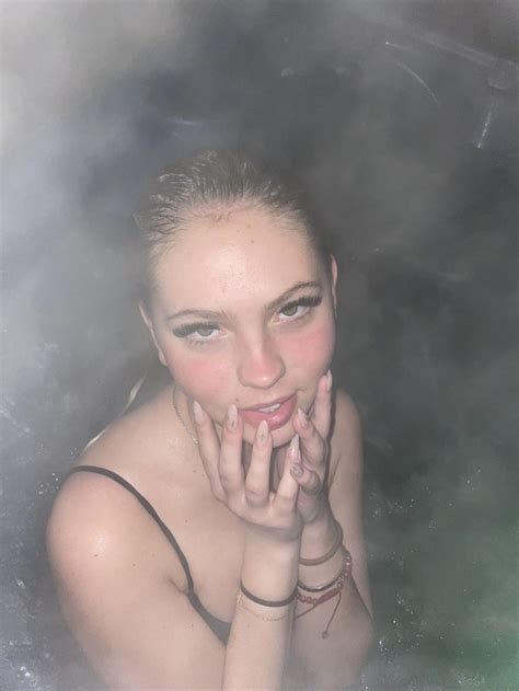 Jordyn Jones Shows Off Her Stunning Body In A Tiny Bikini In Hot Tub Photos The Girl Girl