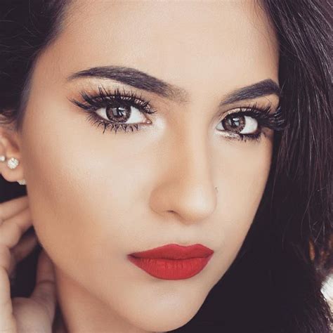 Instagrammer Makeupbyamtul Complements Her Bold Red Lips With A Light