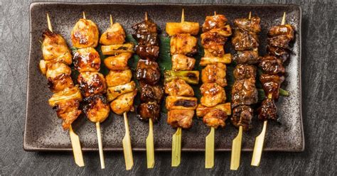Tempura, sushi, sashimi la cuisine japonaise est à l'image du pays. Recette brochettes yakitoris boeuf fromage, boulettes de ...