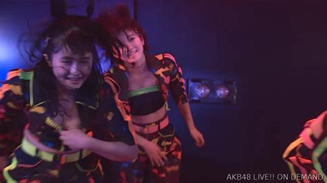 【akb48】公演中に佐藤妃星ちゃんのチャックが下がって谷間が丸見えに！！！【】：地下帝国 Akb48まとめ