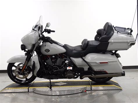 Harley davidson offers two different credit cards: New 2020 Harley-Davidson Limited CVO FLHTKSE CVO/Touring in Riverside #20FLHTKSESNDDNE ...